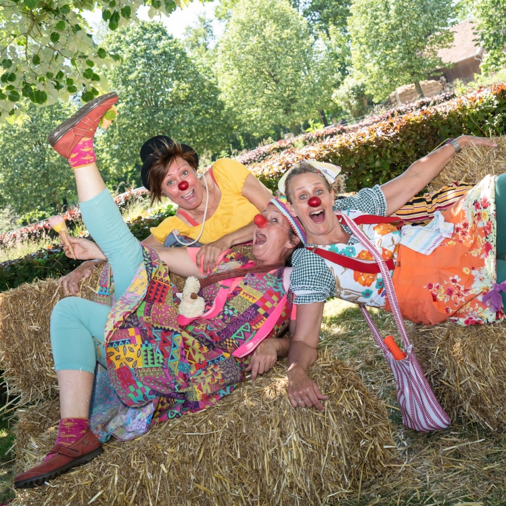 Samen zijn en daarin jezelf zijn clown zomerfeesten